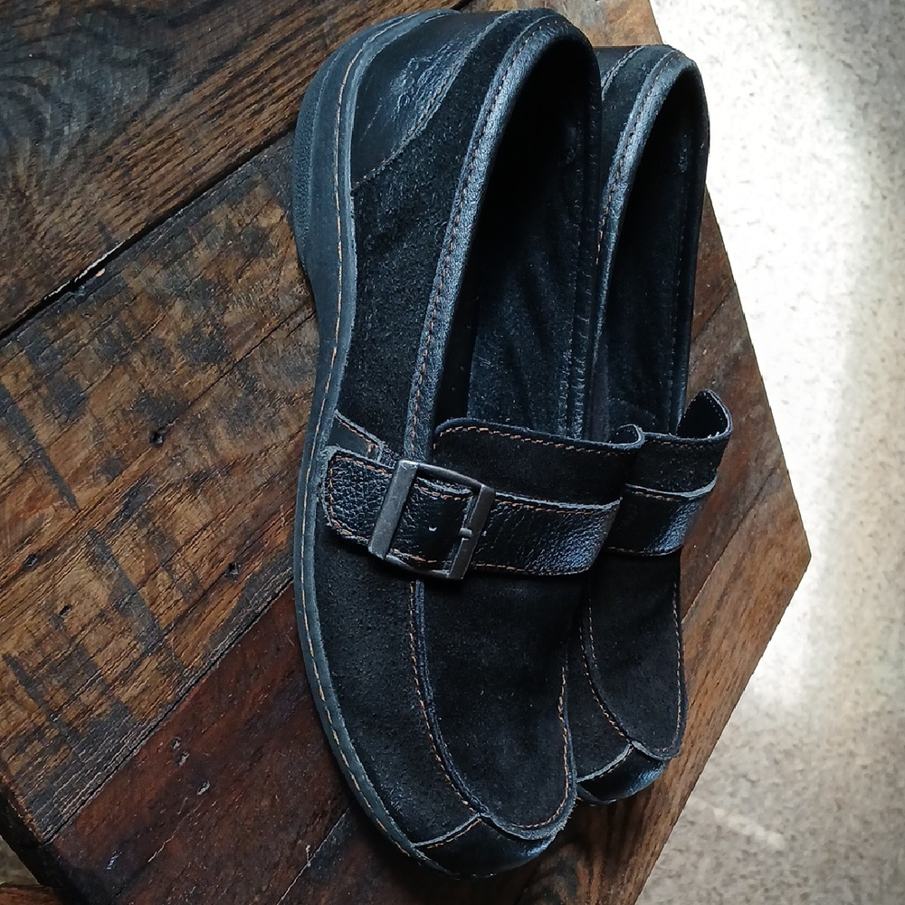 b.o.c. Women's Black Suede Loafers